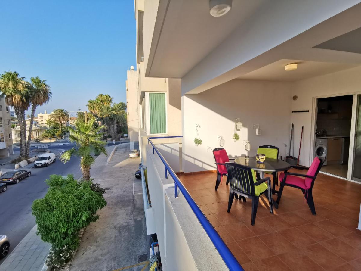 Carisa Downtown With Rooftop Pool Larnaka Exterior foto