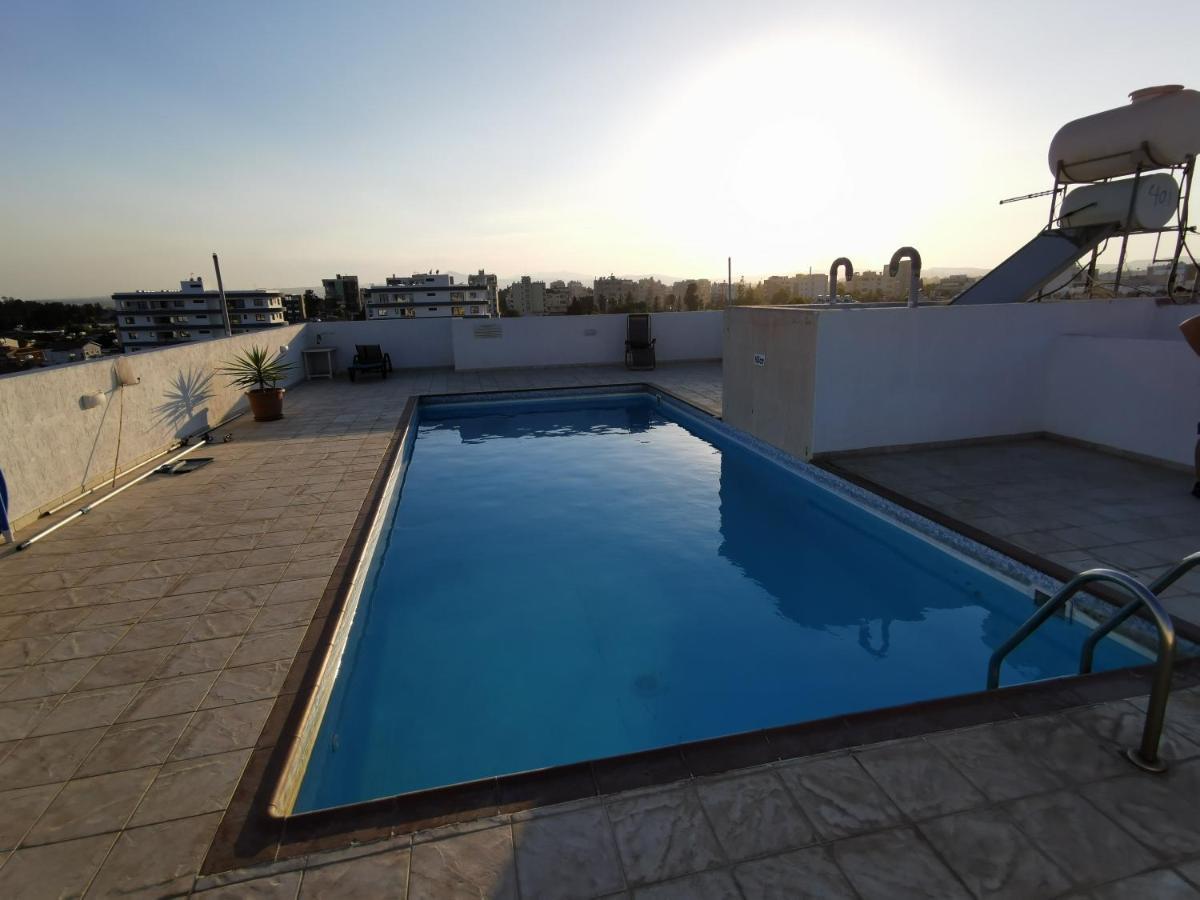 Carisa Downtown With Rooftop Pool Larnaka Exterior foto