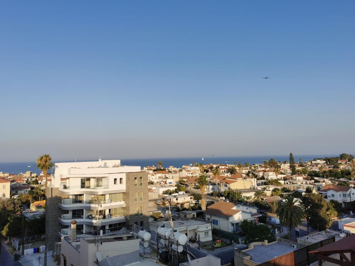 Carisa Downtown With Rooftop Pool Larnaka Exterior foto