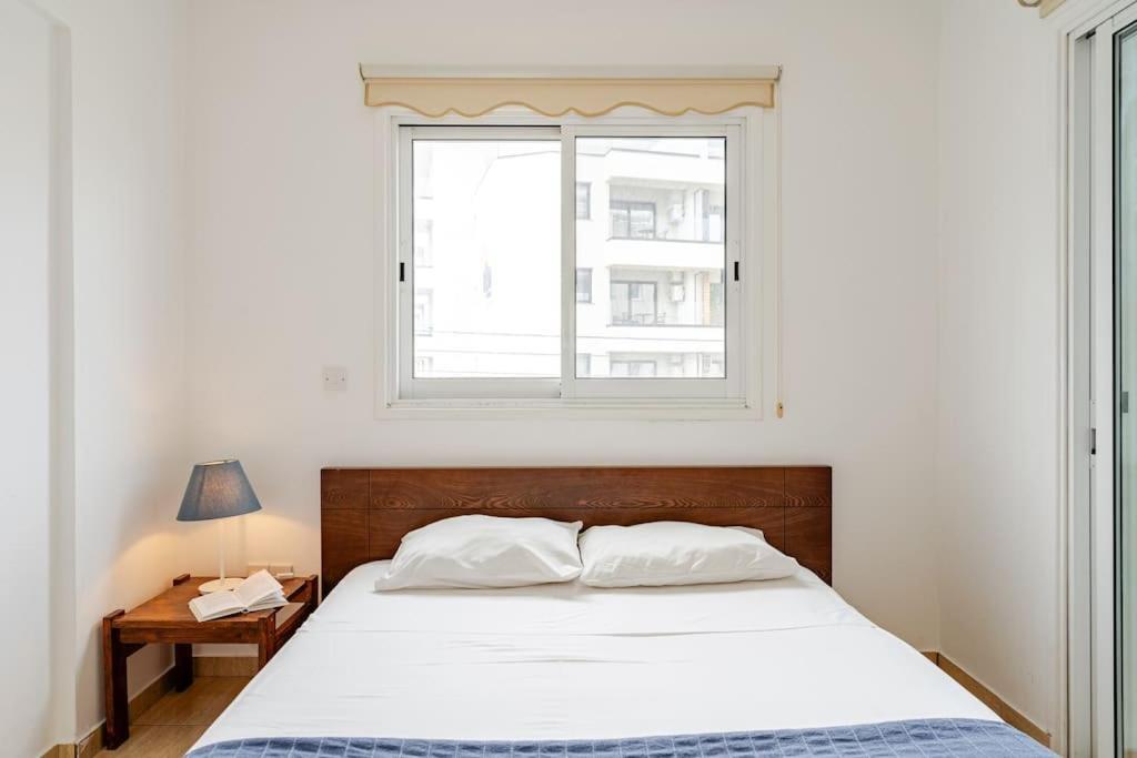 Carisa Downtown With Rooftop Pool Larnaka Exterior foto