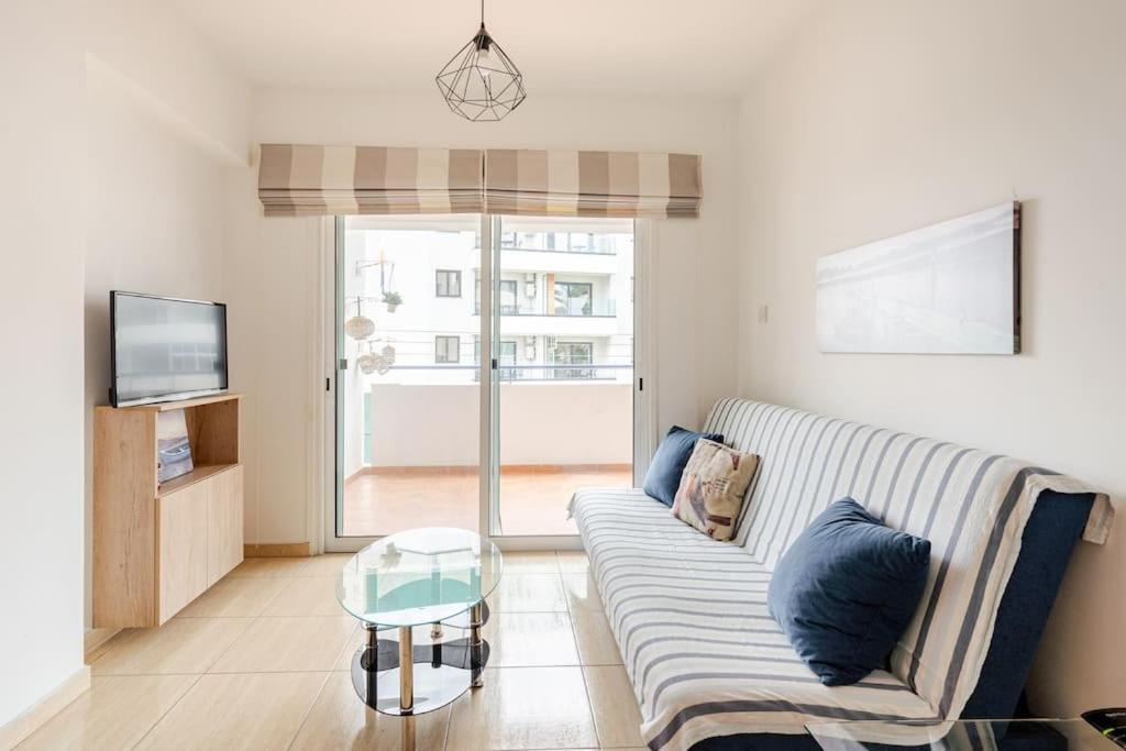 Carisa Downtown With Rooftop Pool Larnaka Exterior foto